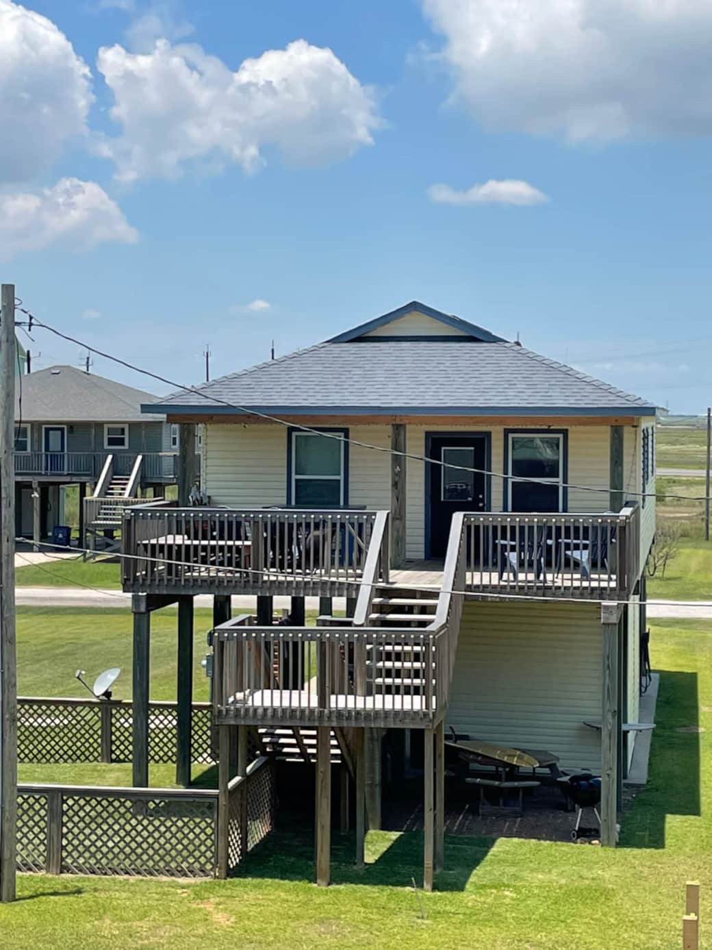 Sunshine Daydream View of Entry side of house Surfside Beach Texas