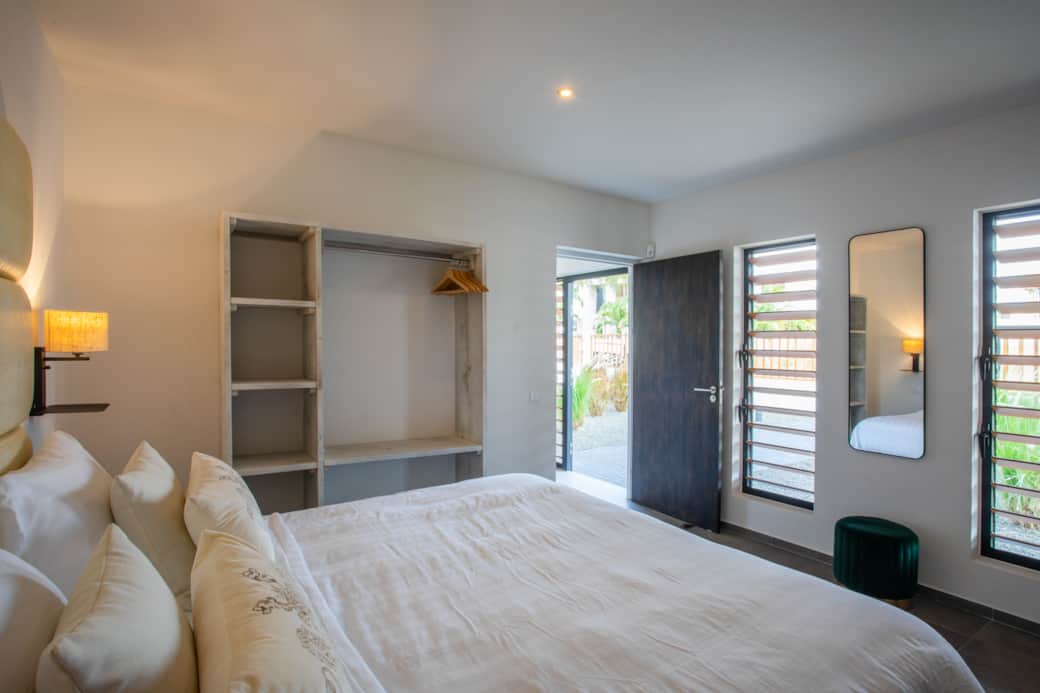 Curacao bedroom 1a