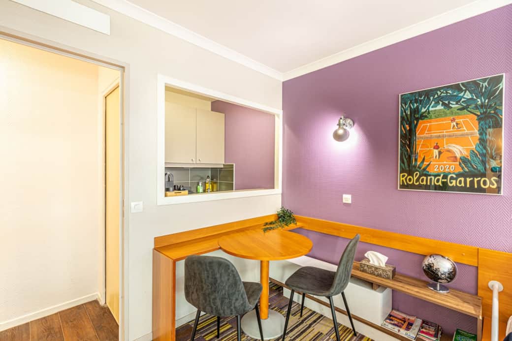 Coin salle à manger avec table pour 4 personnes Coin salle à manger avec table pour 4 personnes