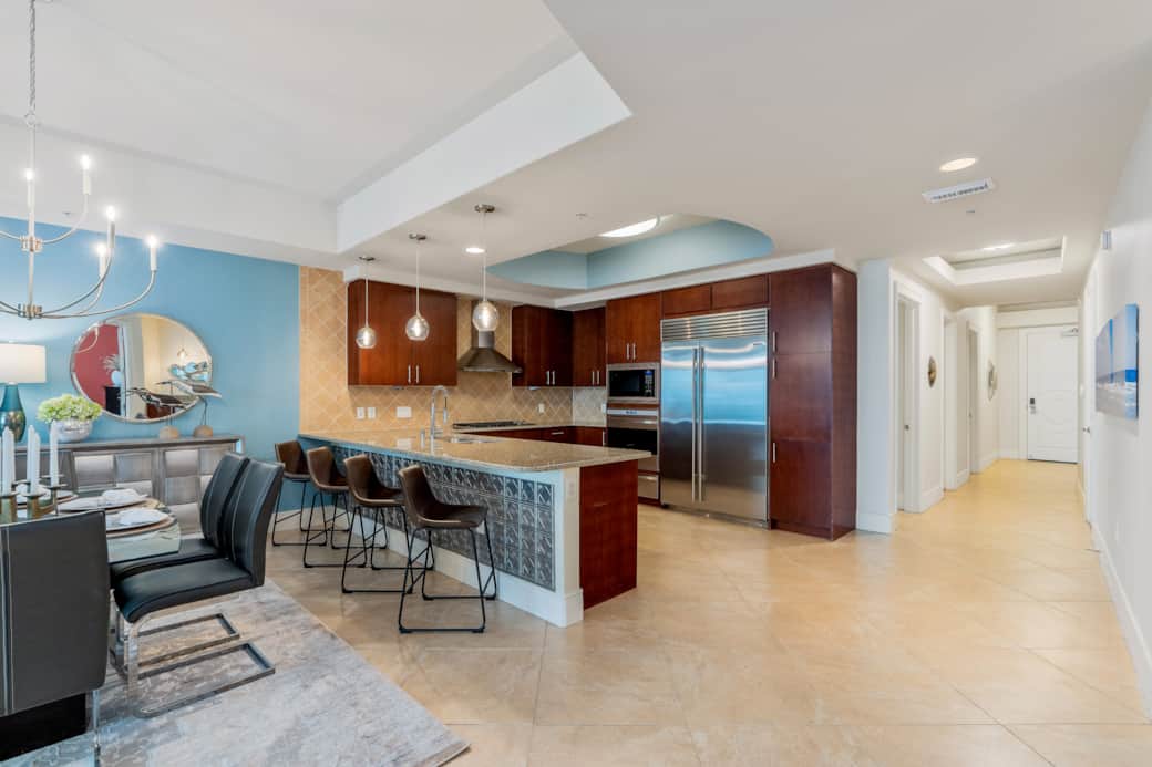 Dining and kitchen bar area