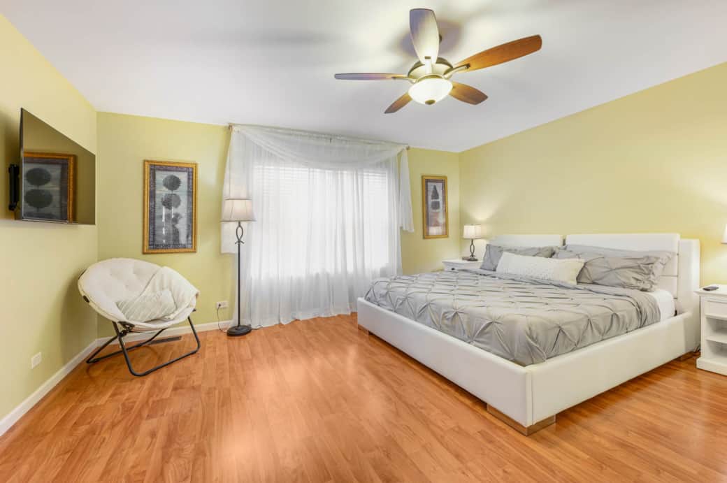 Master Bedroom - King Size Bed, 4K TV
