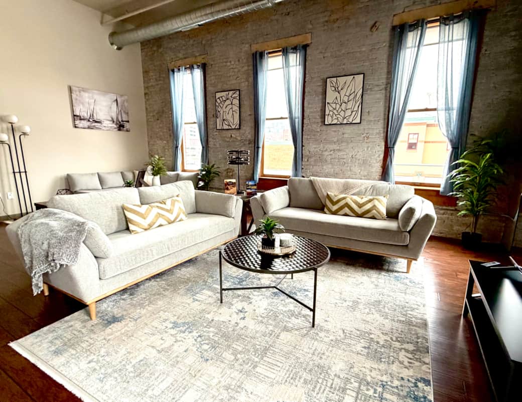 Lofts 211 LR