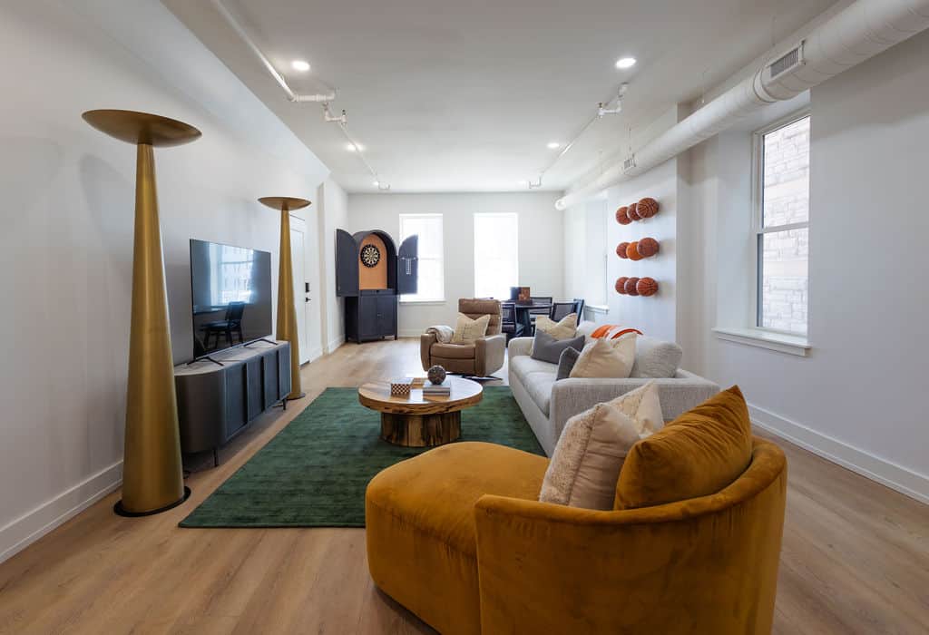 PhotographybyCarolineTrotter DesignAFCateBuildingShoot 2 12 26 96