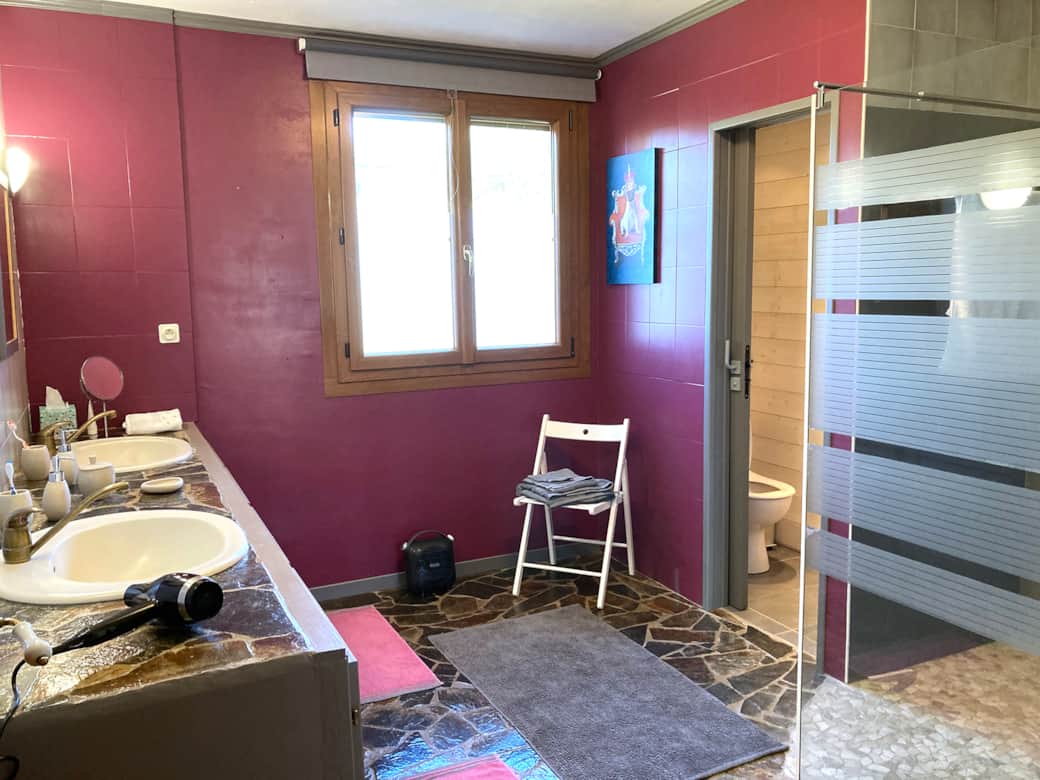 Salle de bain, grande douche Salle de bain, grande douche