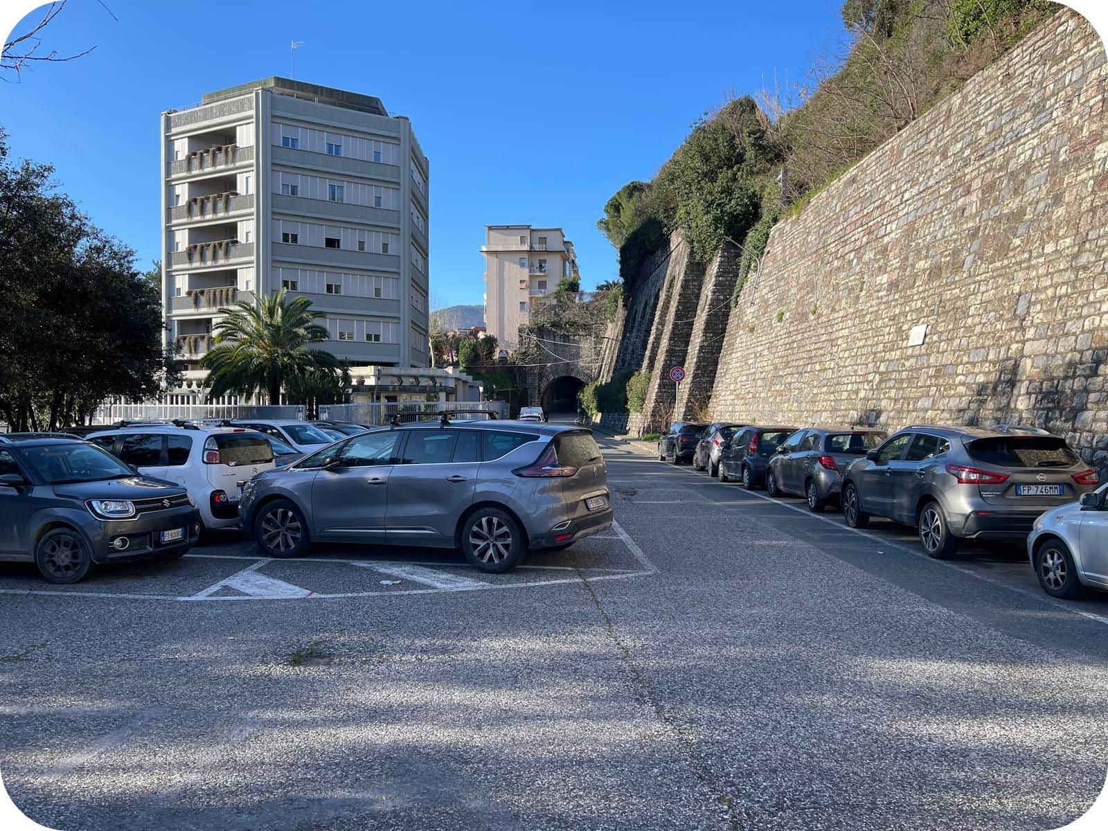free-parking-cathedral-la-spezia