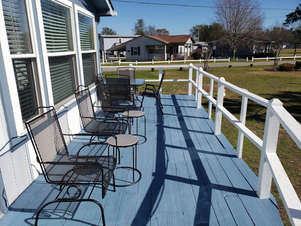 Beautiful deck to relax and watch the fountain and the ducks.