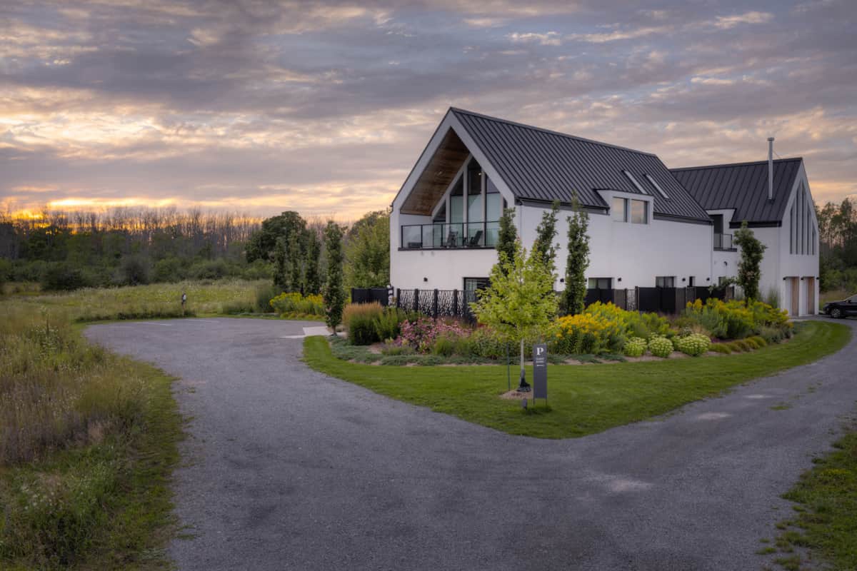 Everly Inn