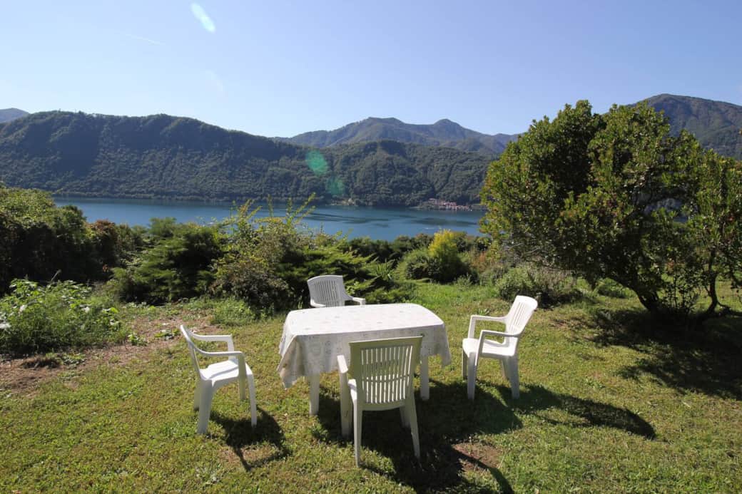 SONA PRANZO RISERVATA NEL GIARDINO