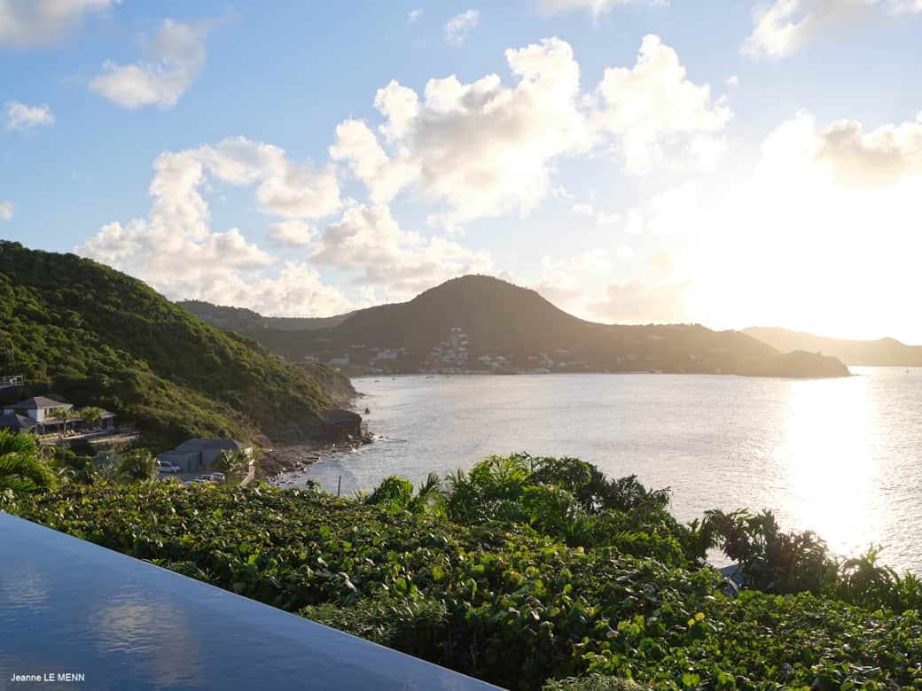 Beautiful greenery is part of Villa Pointe Milou exterior