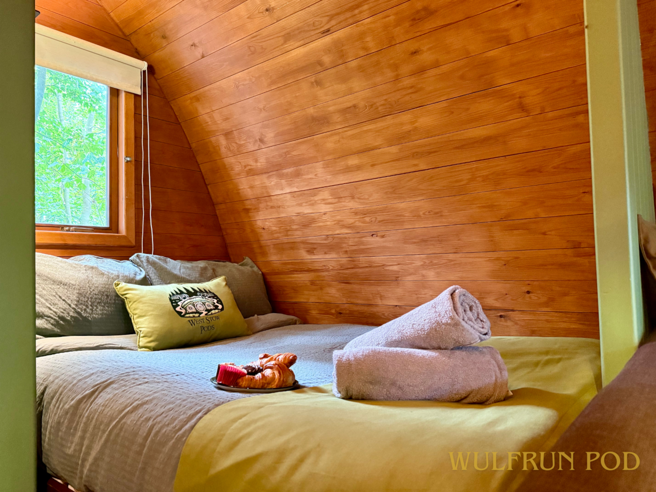 Double bed and towels
