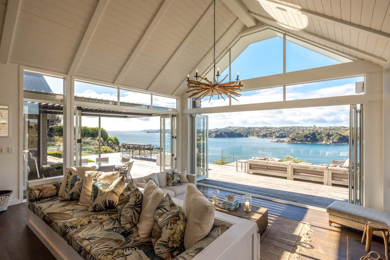 Sea deck lounge