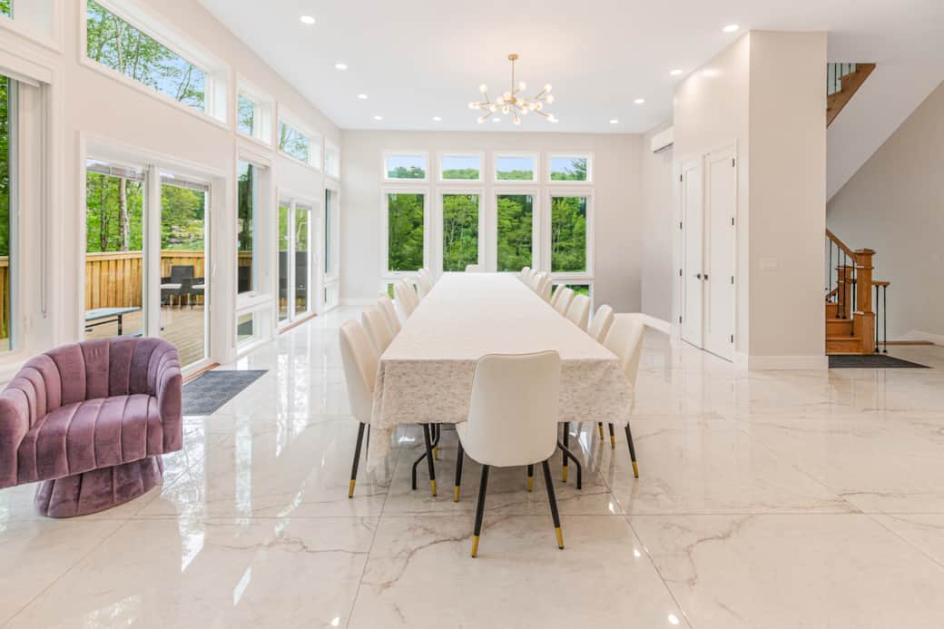 Dining room (1) Dining room (1)