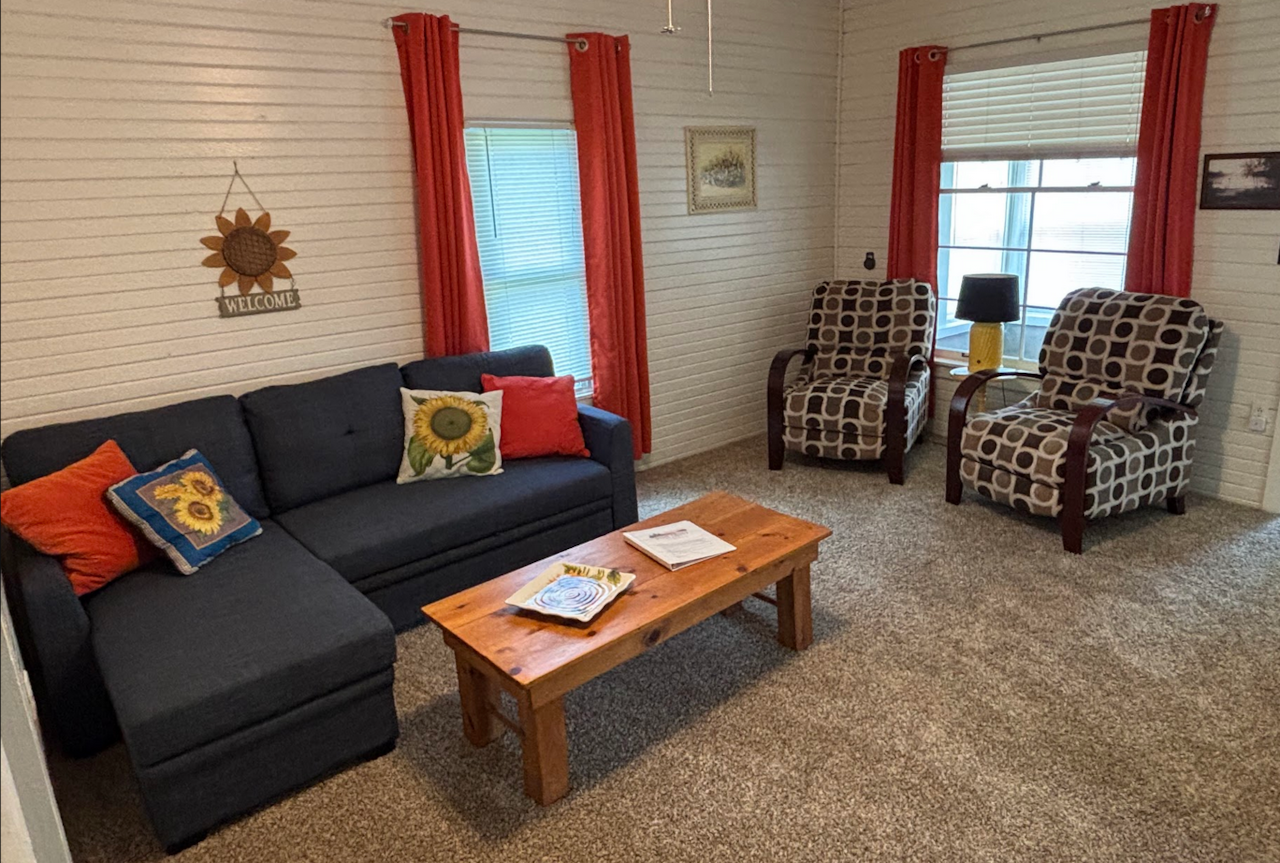Sunflower - Living Room