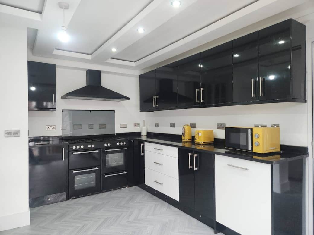 Charming Tudor White House Cottage Room Apartment Kitchen Living Room Old Trafford Manchester Charming Tudor White House Cottage Room Apartment Kitchen Living Room Old Trafford Manchester