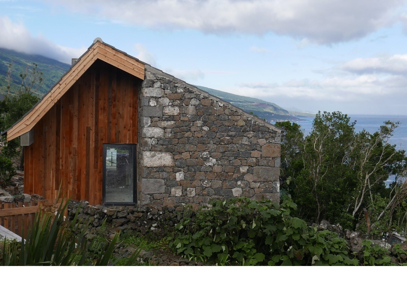 Vista traseira / Back view