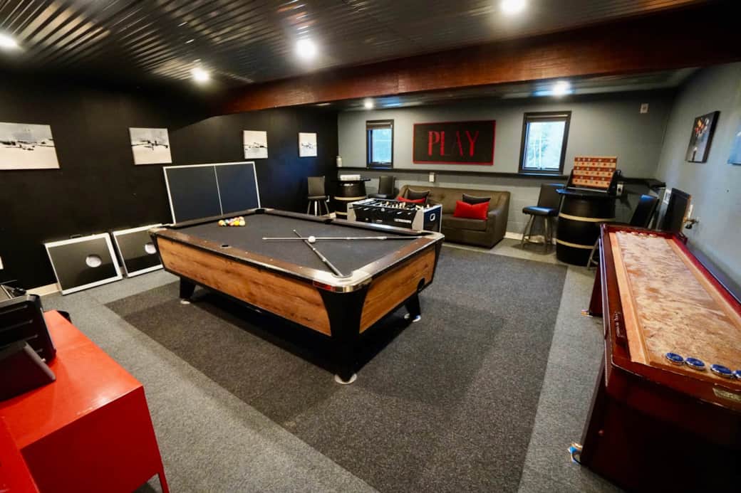 Big Blue Lake House Complete with Game Room Vacation Home in Long Pond