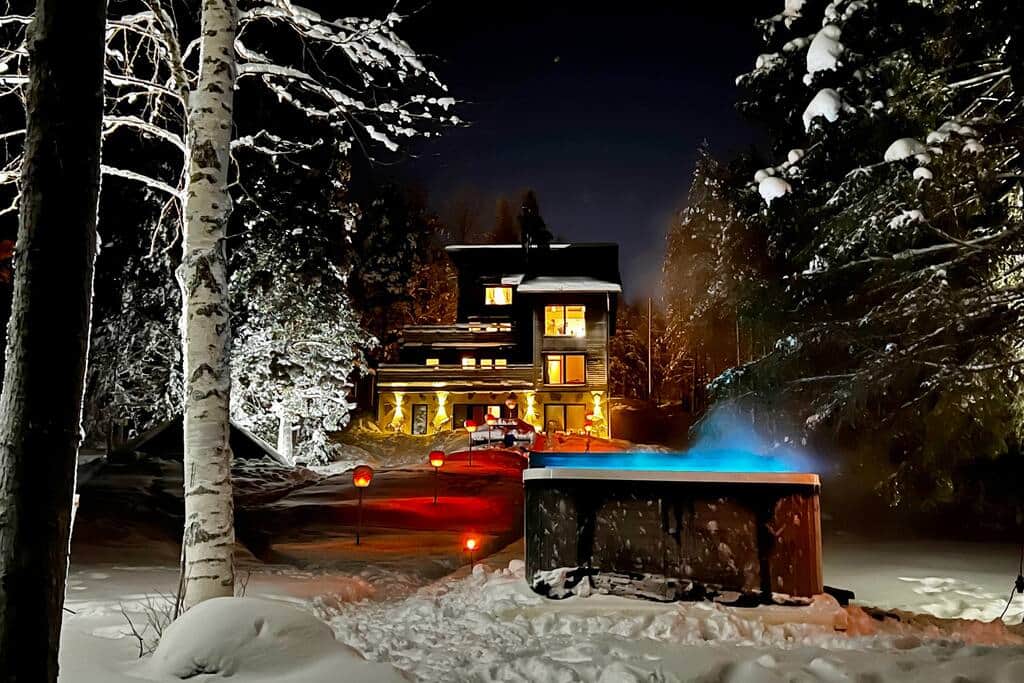Scandi House Levi - With Private +40C Outdoor Hot Tub by the Lake Side
