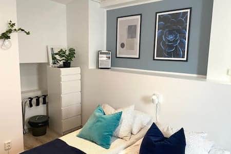 Private room with two single beds Private room with two single beds
