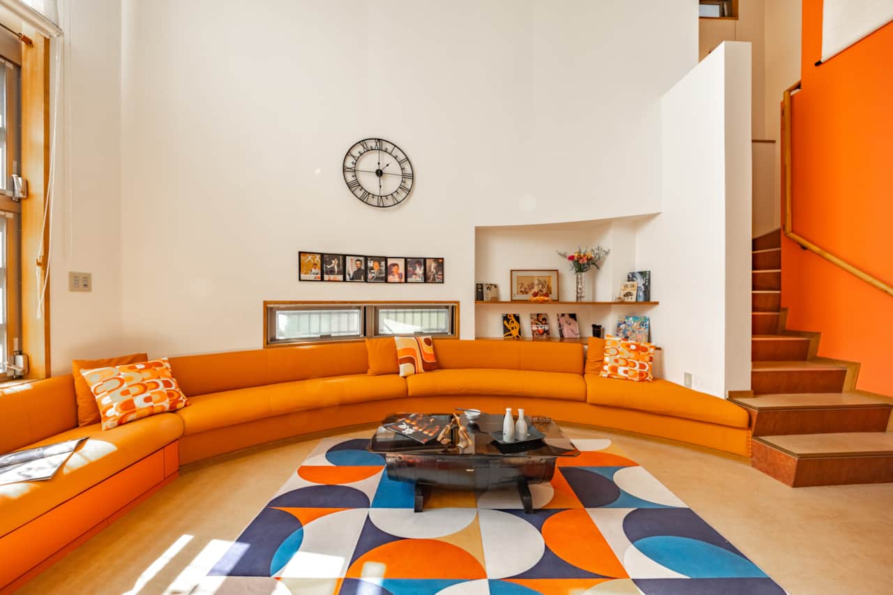 Unwind in a striking lounge space designed for comfort, conversation and entertainment