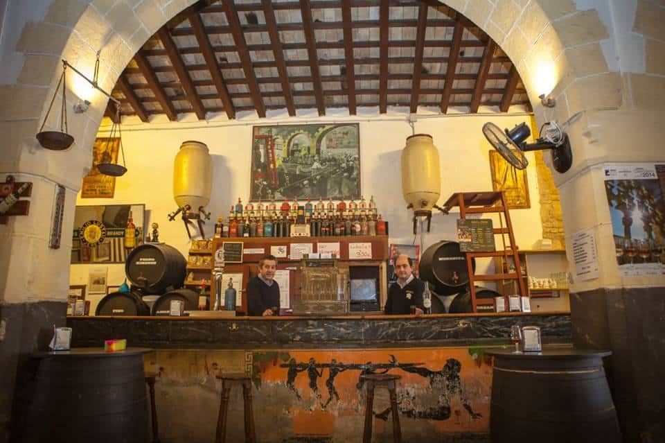 Ambiente popular en el Tabanco La Pandilla Jerez