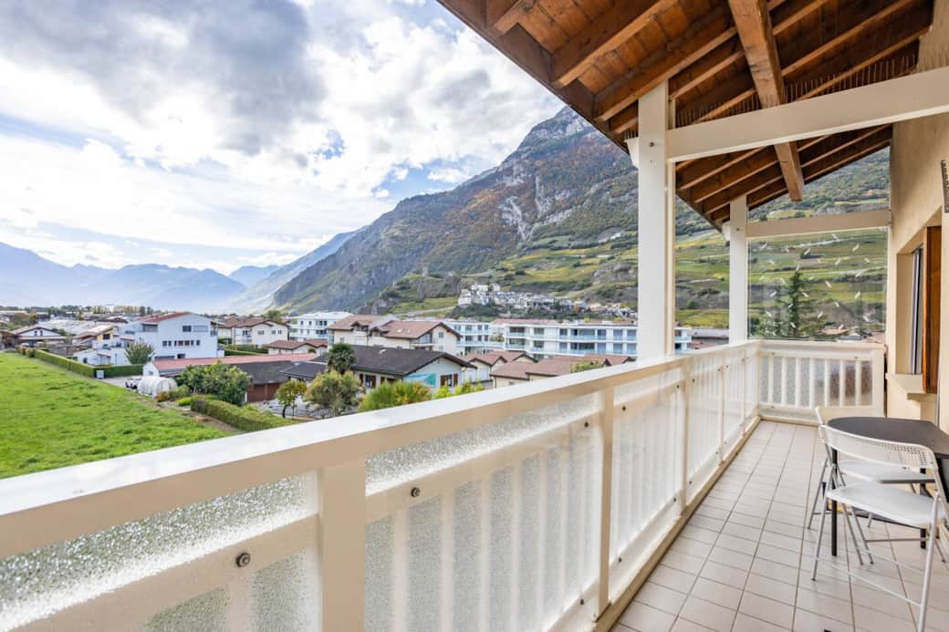 Balkon mit Bergblick