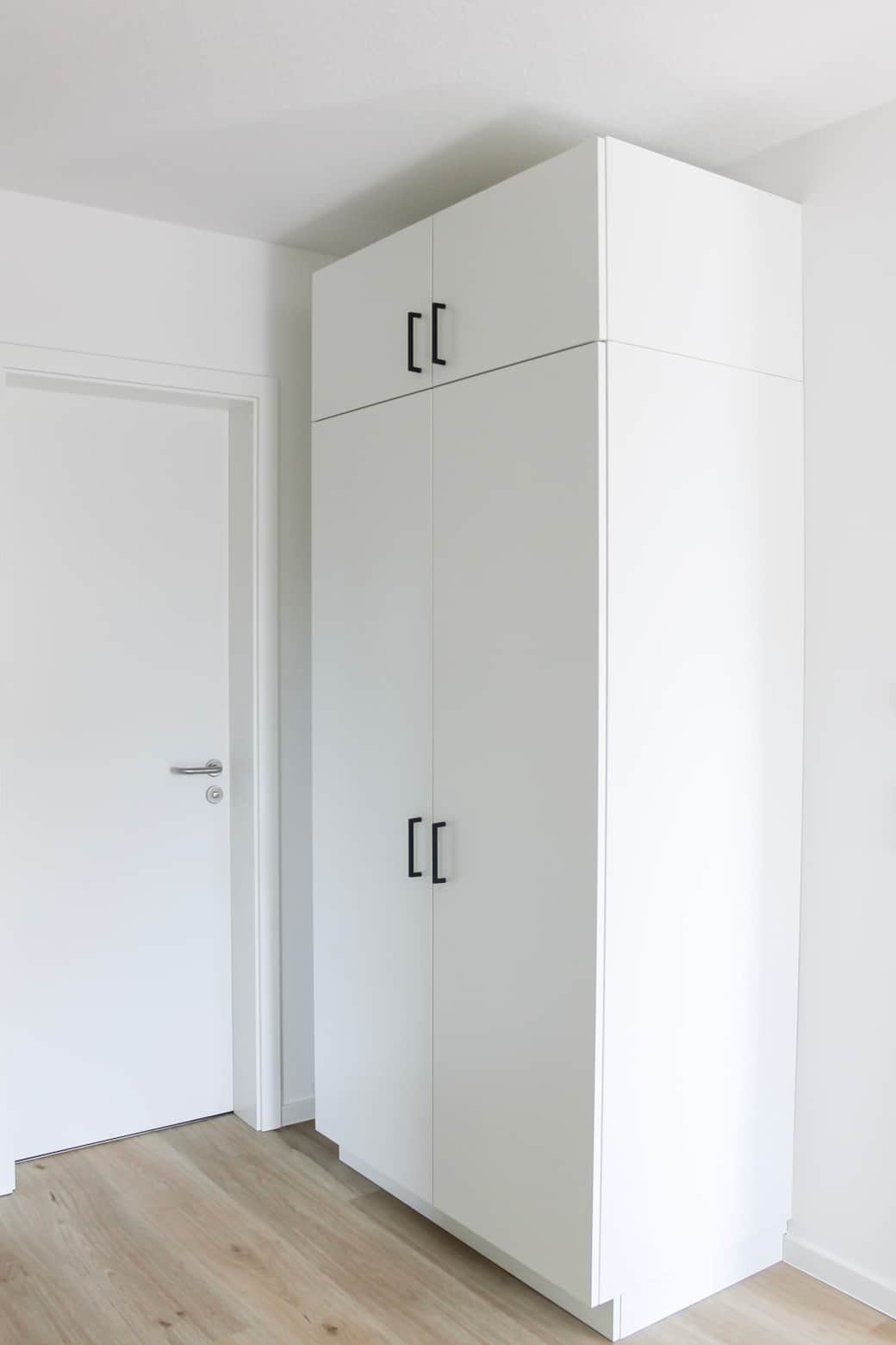 Kleiderschrank