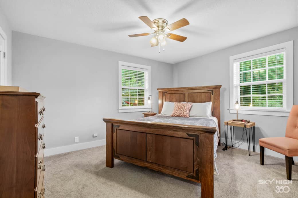 Master Bedroom - comfy queen bed with memory foam topper