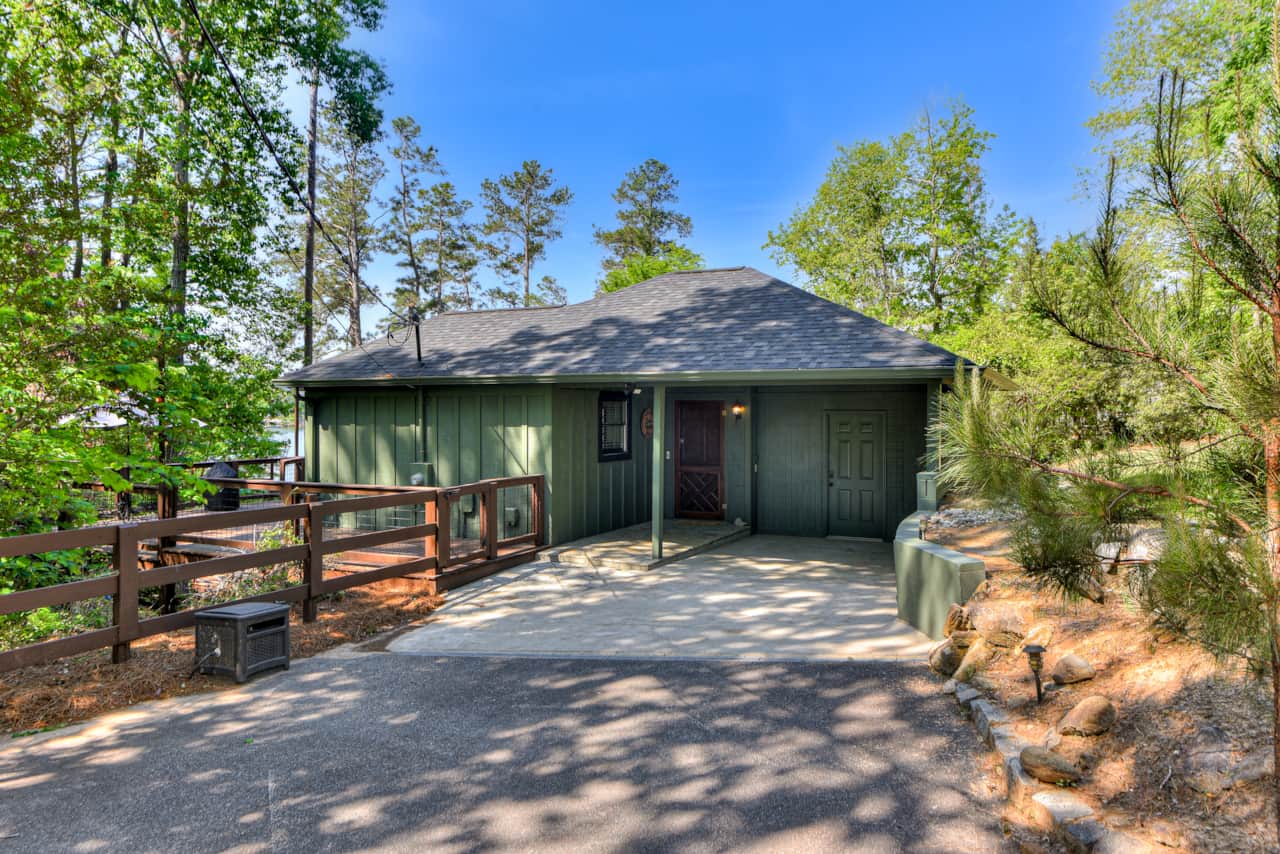 Welcome to your Private Lake Escape