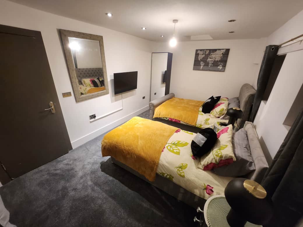 Charming Tudor White House Cottage  Room Apartment Old Trafford Apartment Bedroom Manchester 