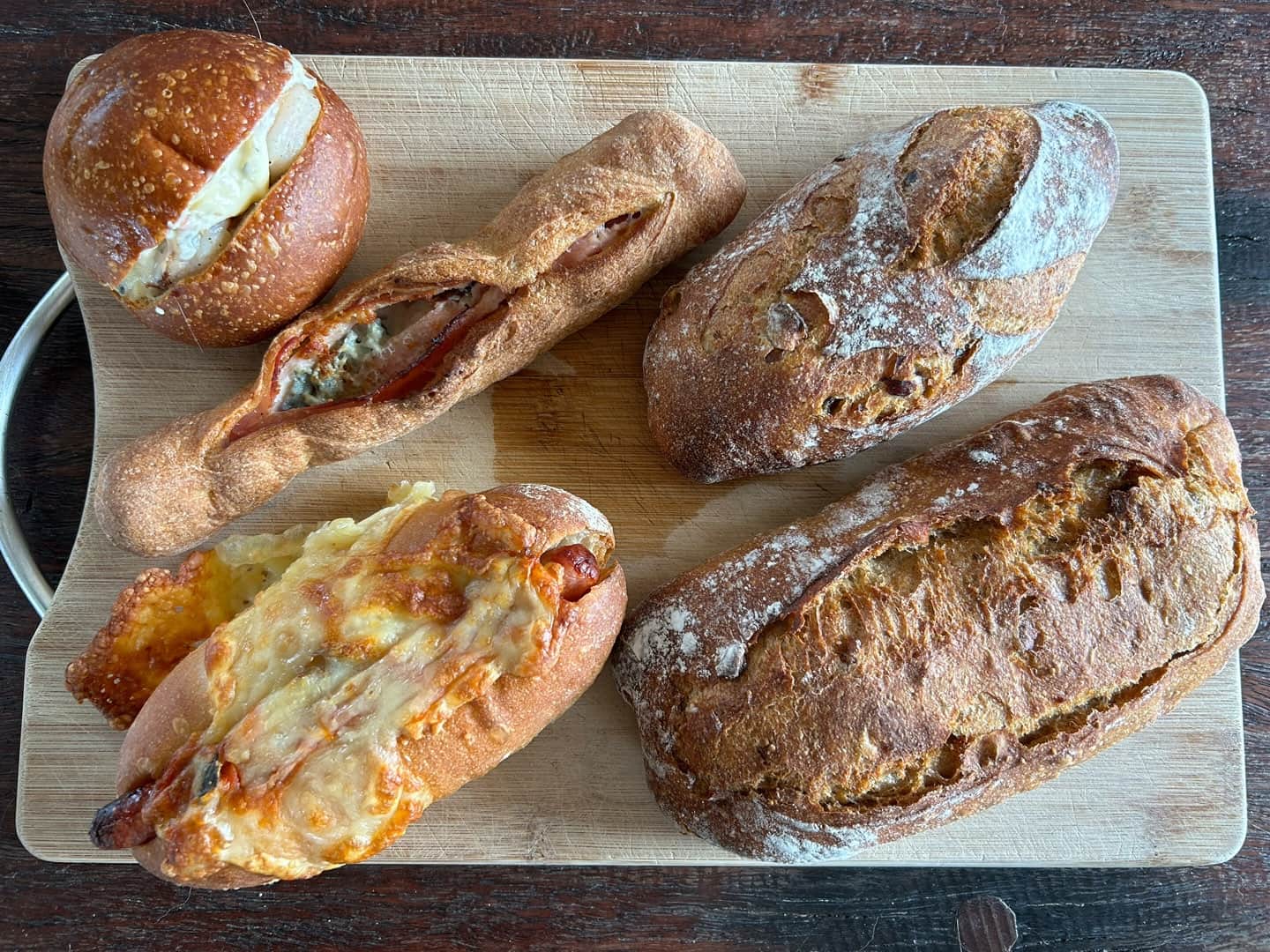 富良野でのパン屋は地元小麦で作られました 富良野でのパン屋は地元小麦で作られました