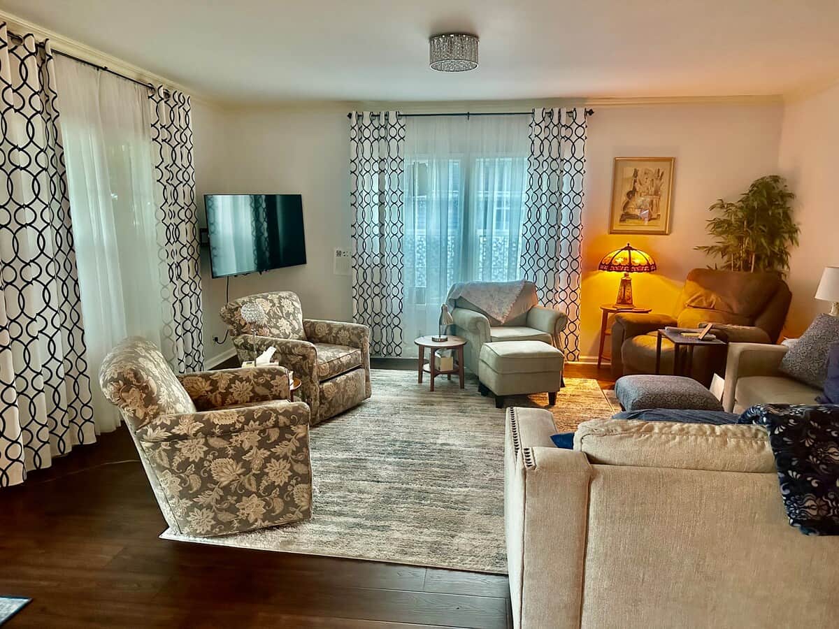 Lots of seating.  Everyone loves the chairs that swivel.