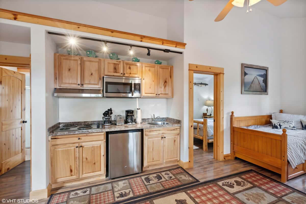 Cabin 2 - Kitchen