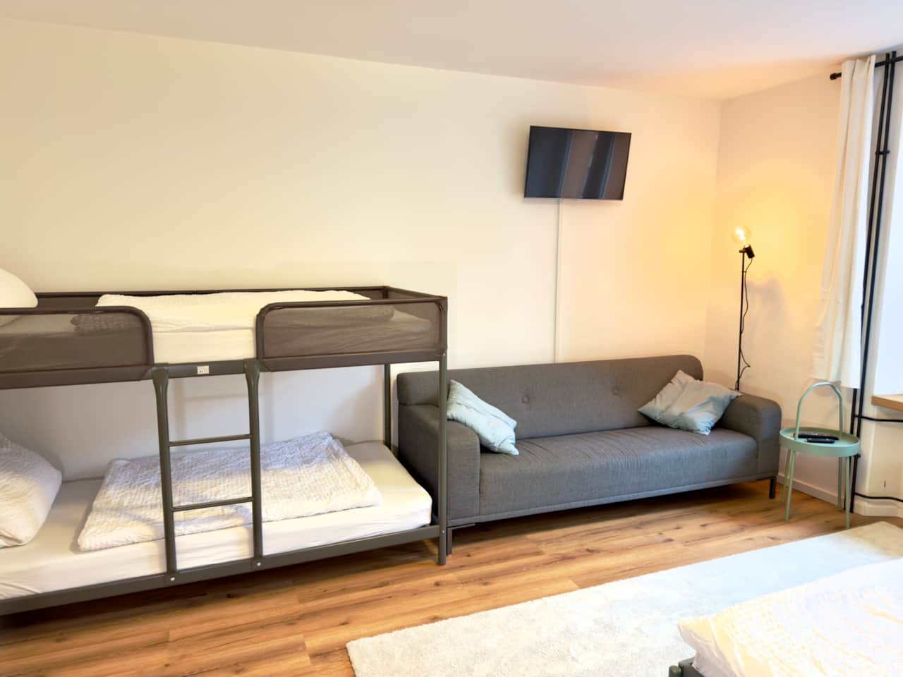 Schlafzimmer 1
