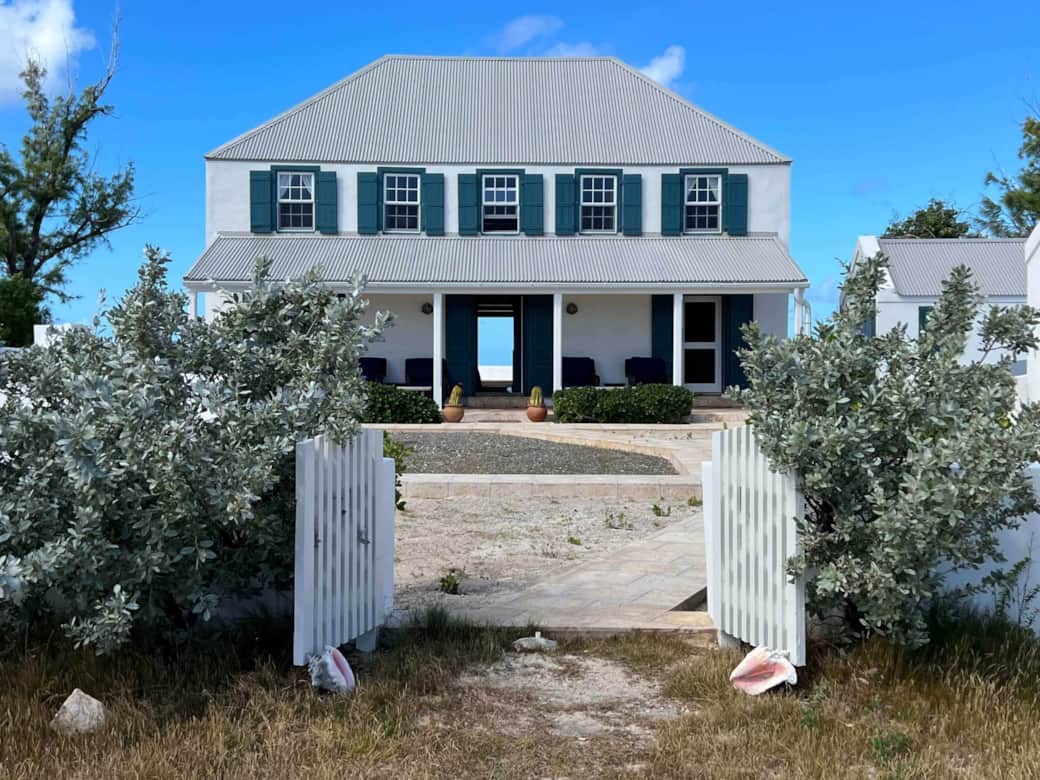 Half Way House Salt Cay Roadside