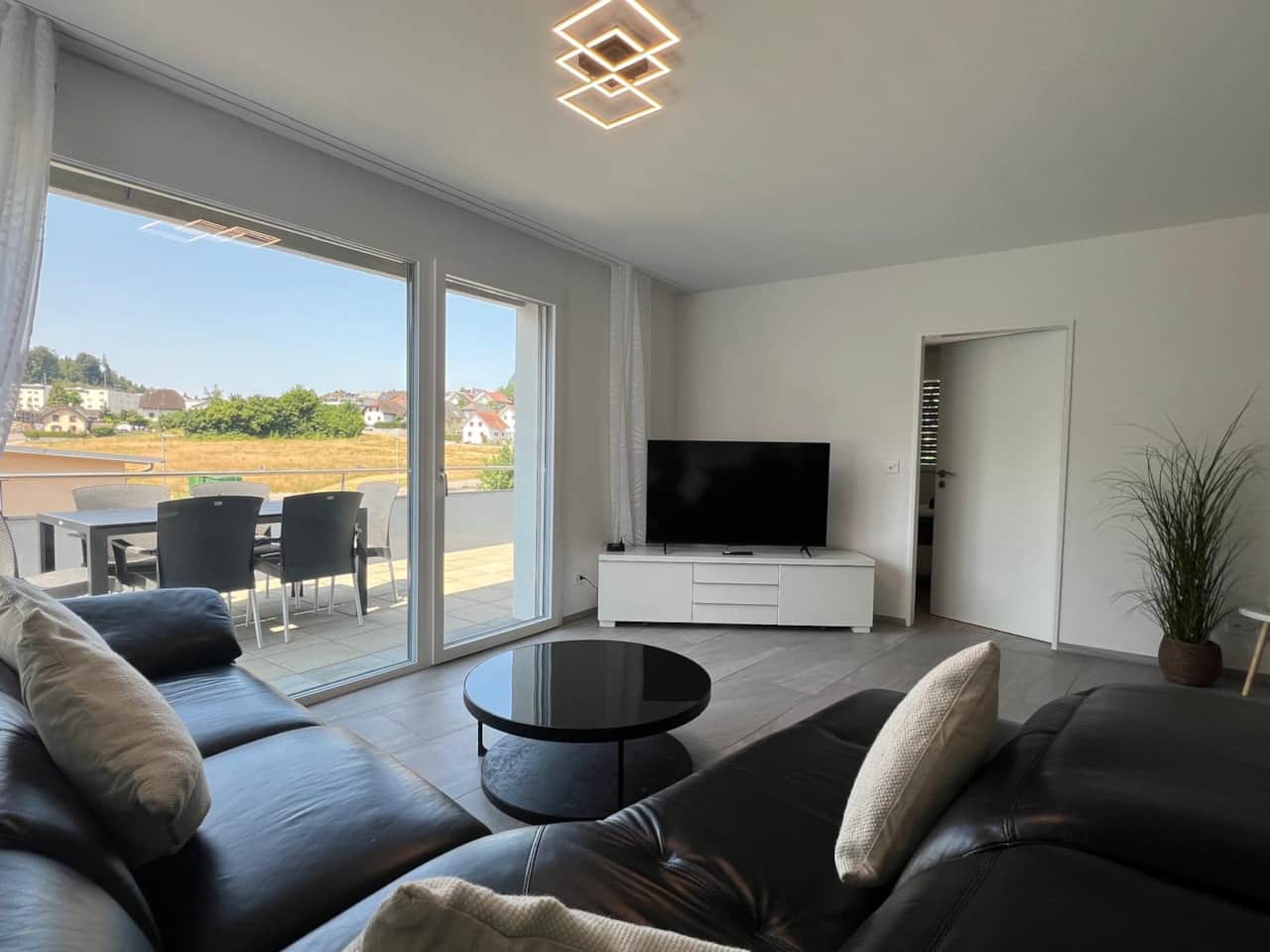 Swiss Suites Safenwil 2OG