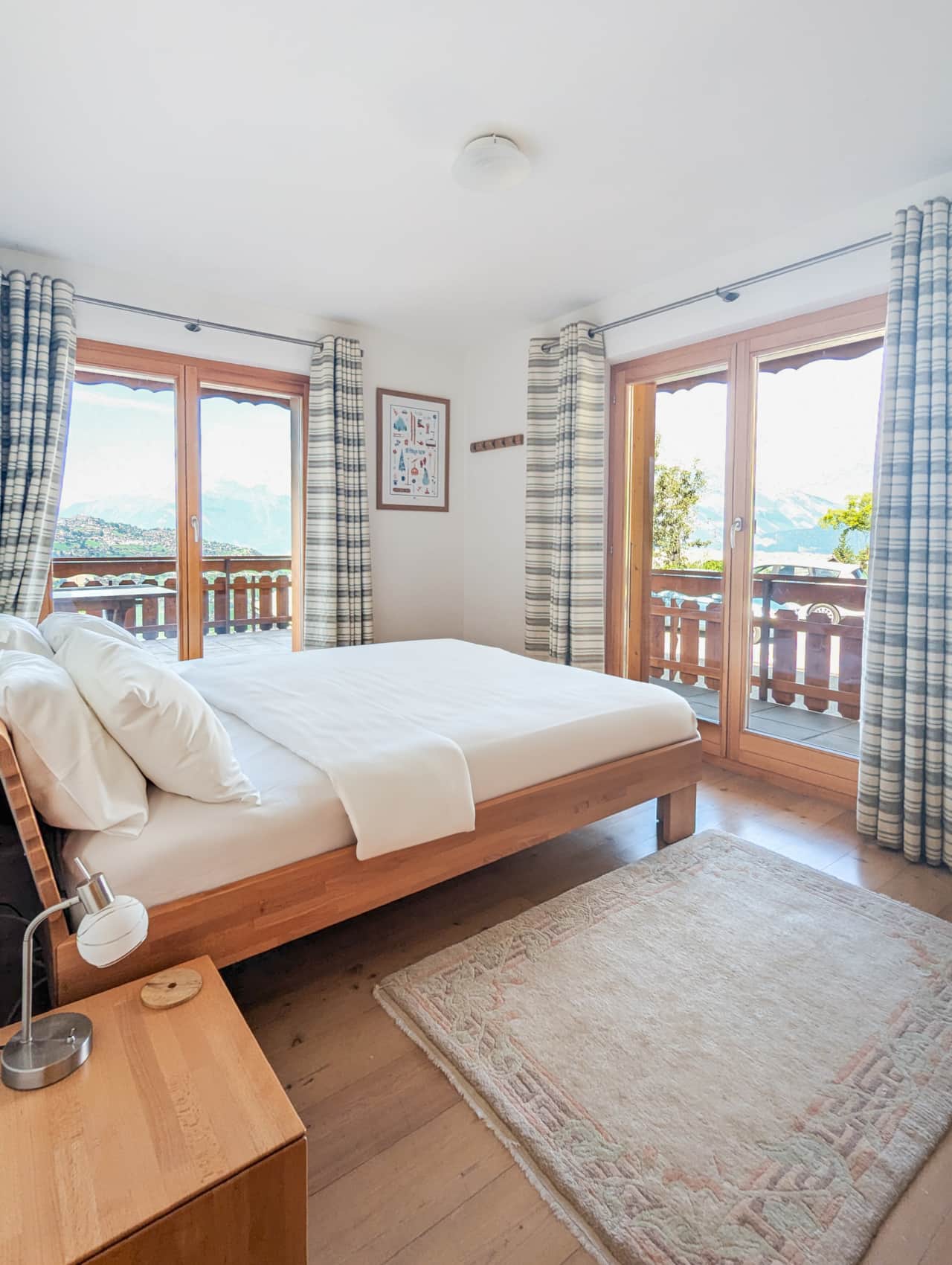 Double bedroom with terrace access