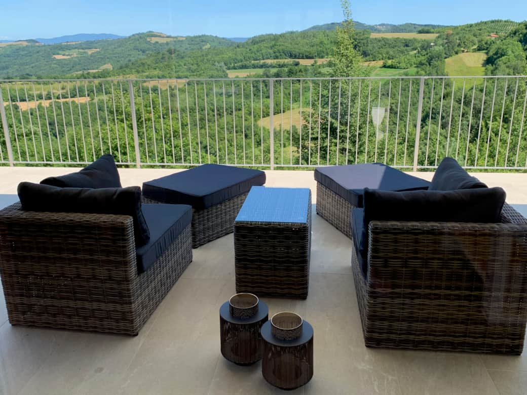 PIGNA - Lounge con vista sulle colline