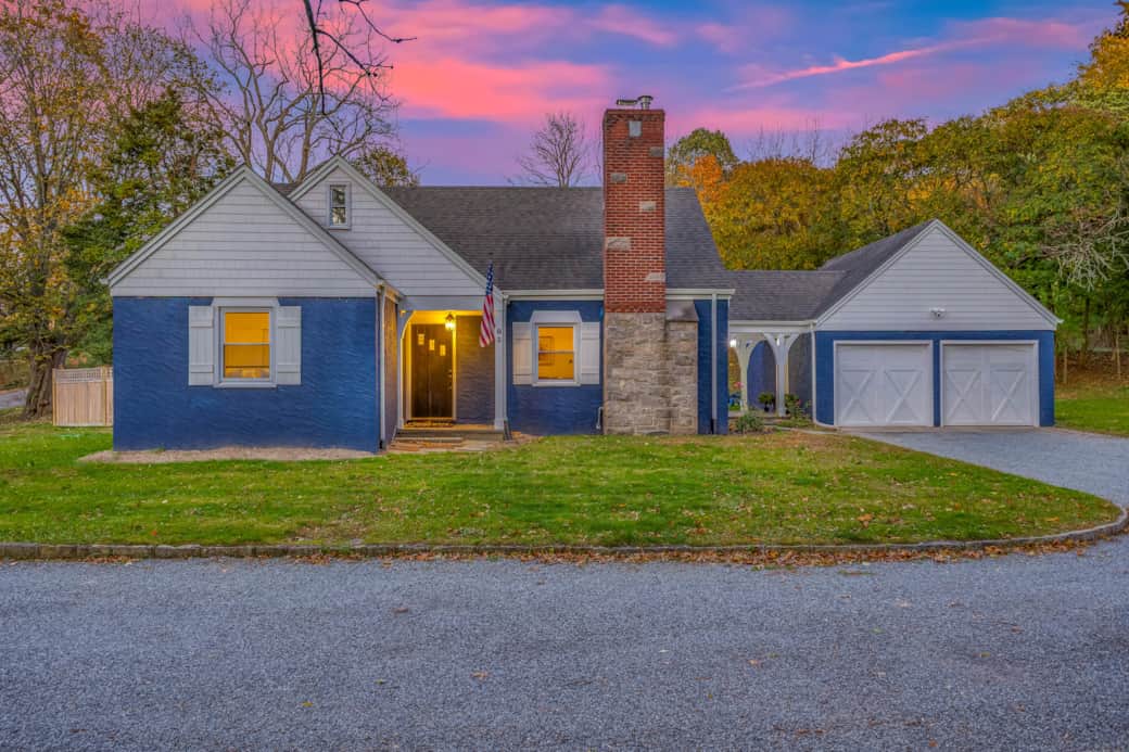 83 North Country Road-90 83 North Country Road-90