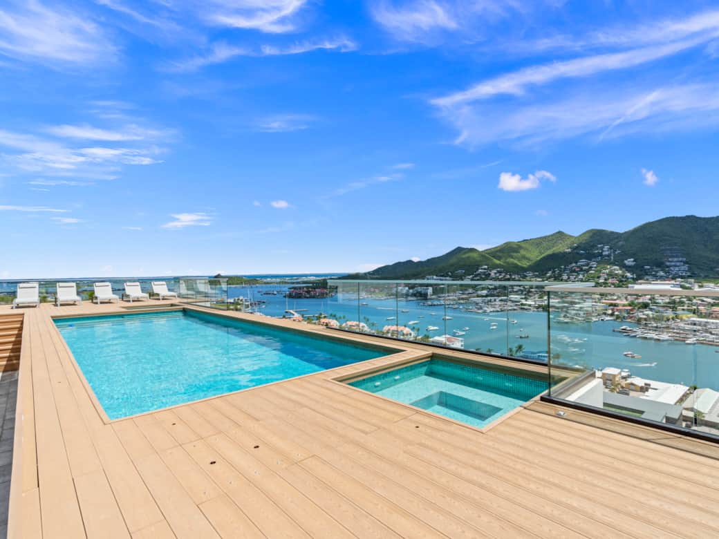 Piscine sur le toit