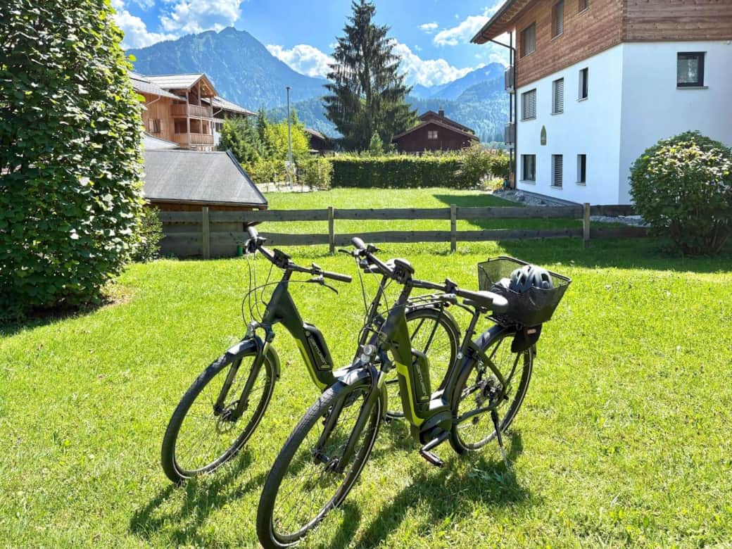 2x e-Bikes inklusive