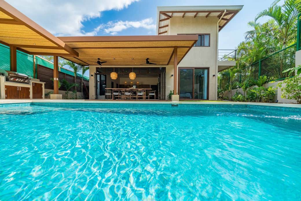 Backyard: private salt water pool with lounge chairs and hammocks perfect to relax while enjoying your favorite tunes on our outdoor speakers 
Outside grill so you can enjoy a fresh catch and console beverage to keep your drinks cool and handy. 