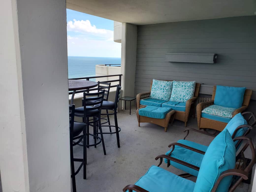 Plenty of Seating for Everyone to Enjoy the Ocean