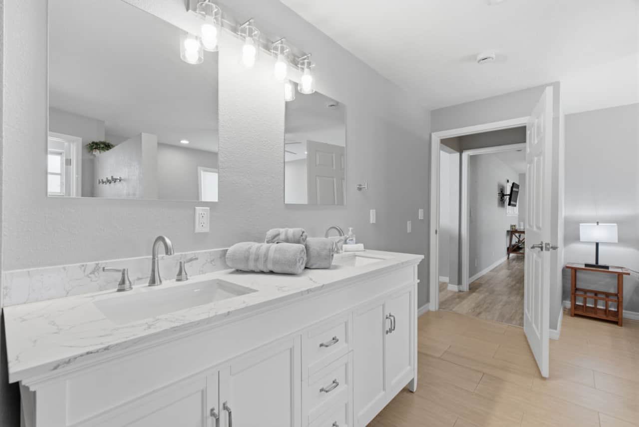 Bathroom2.jpg