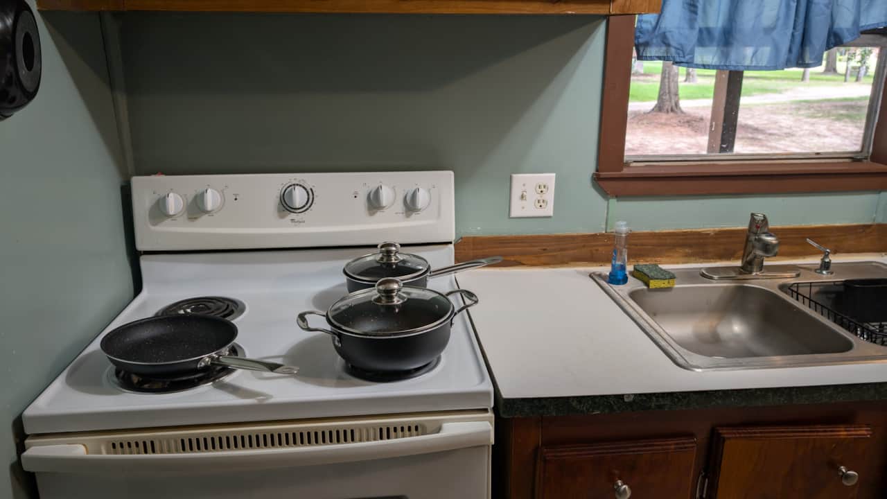 Range with pots & pans
