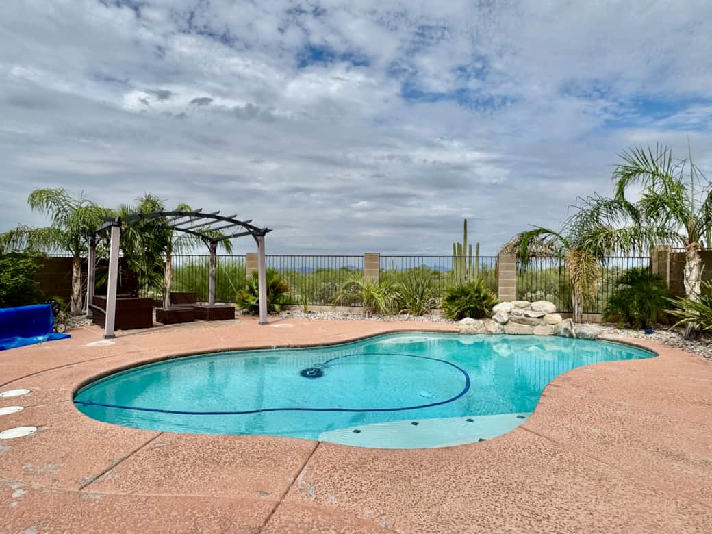 Private Pool & Views