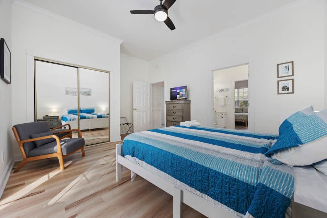 Bedroom 3 has a queen bed and wide spaces Bedroom 3 has a queen bed and wide spaces