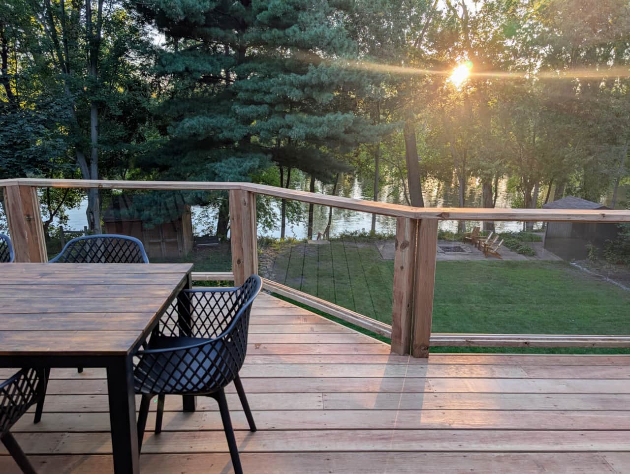 Glass railings with amazing views of the Mississippi River!