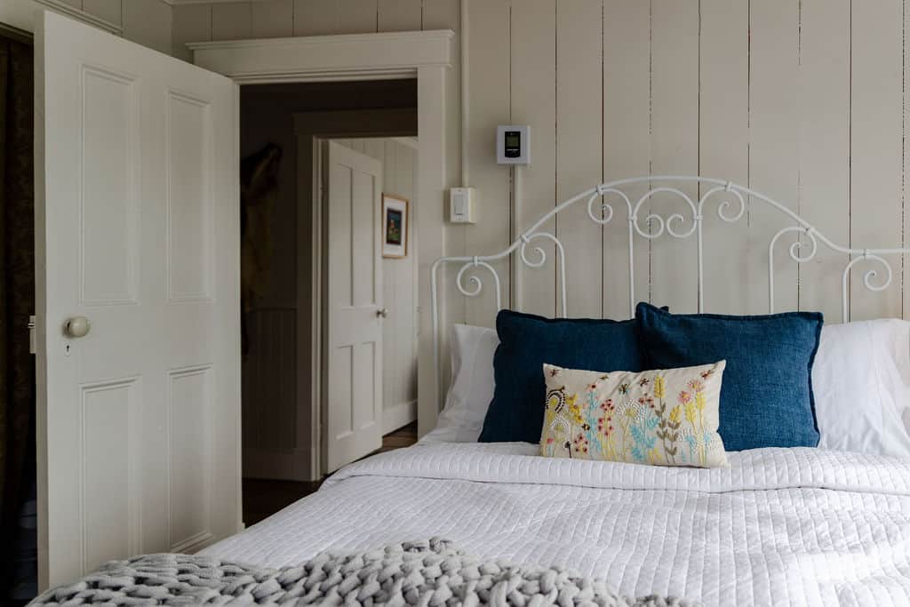 Queen bedroom