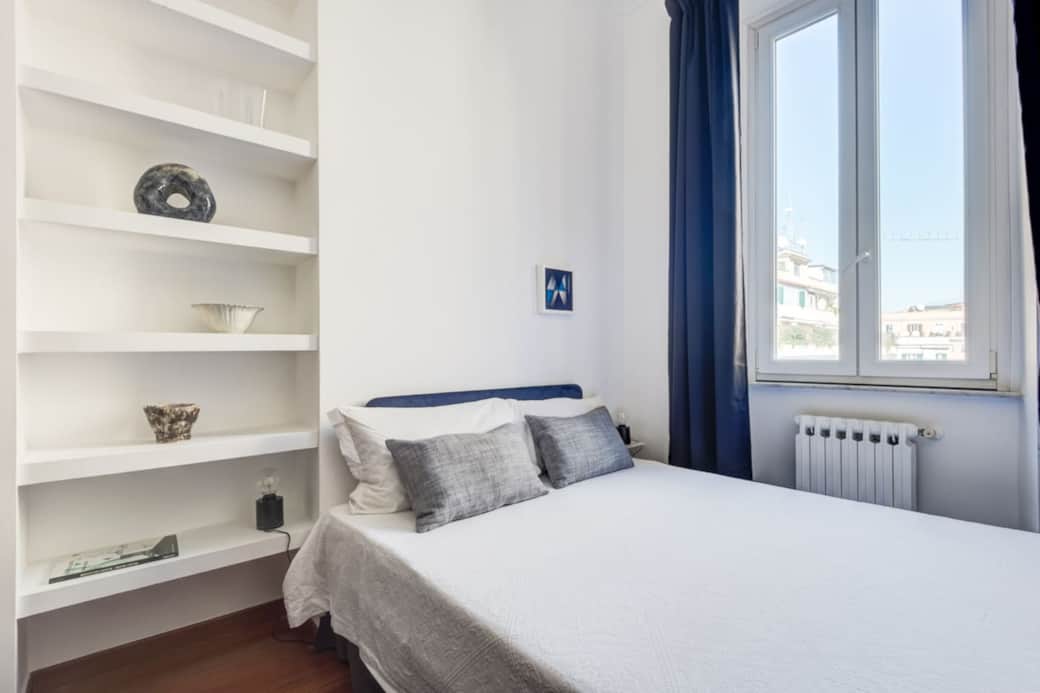 Bedroom with regoular European bed (Queen size) 
