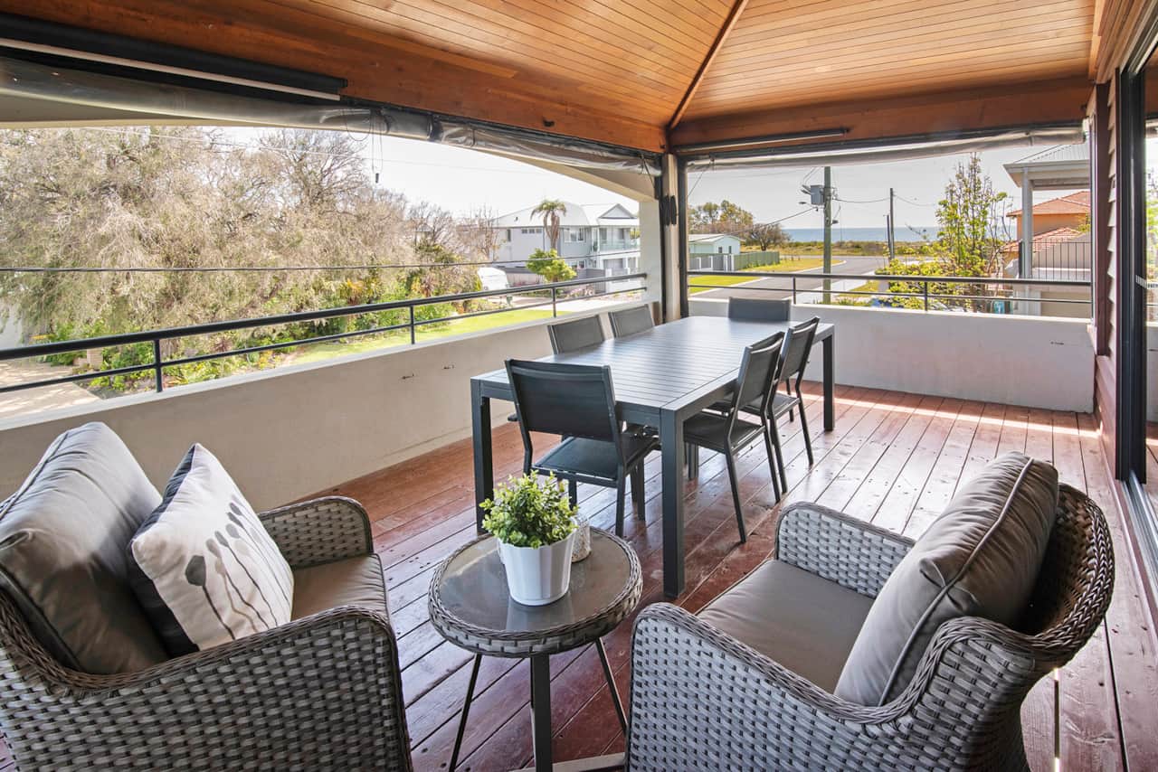 Upstairs balcony with ocean outook